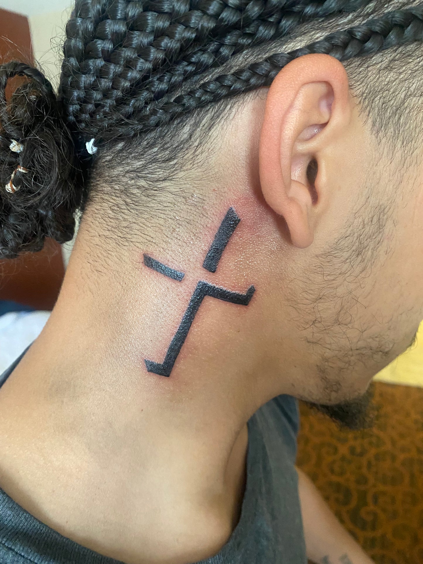 Traveling tattoo artist